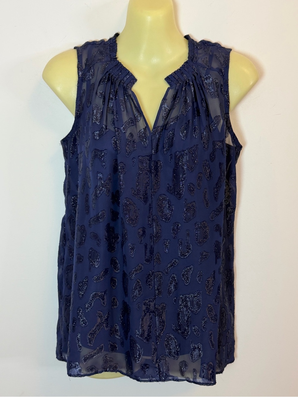 Simply Vera Vera Wang Navy Blue Textured Leopard Sleeveless Blouse